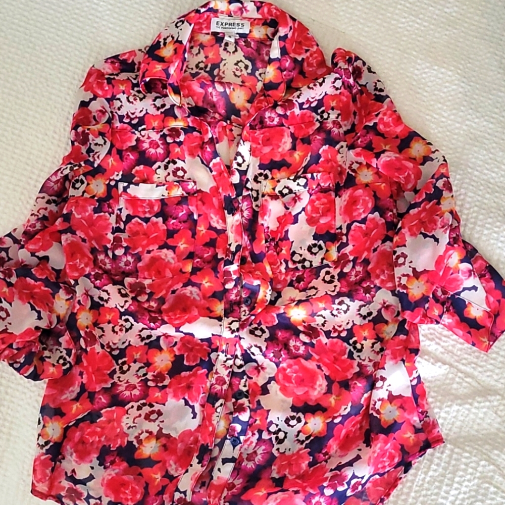 Express Portofino blouse. Floral Print